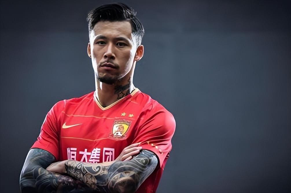 爱游戏体育官方入口-大连英博久违中锋有望在下一轮爆发进球!曾是新晋国脚,值得期待